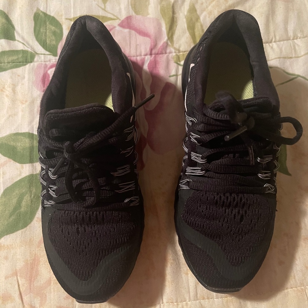 Nike sneakers size 4.5